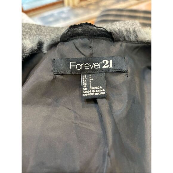 Forever 21 4 faux fur animal print black white open front lined vest w-side pock - Picture 4 of 5